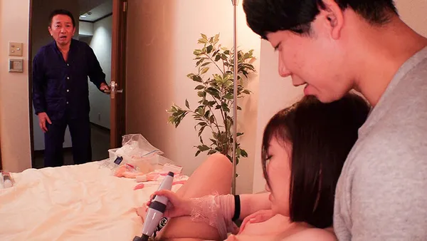 sex ngoài trời Bố Anh xã phát hiện con trai chỉ dùng sextoy với con dâu